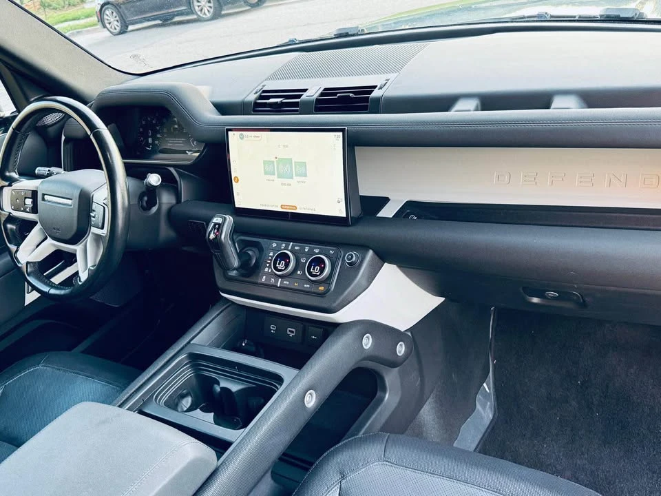 2022 Land Rover Defender L663 - Image 9 of 17