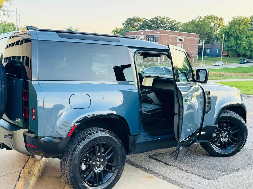 2022 Land Rover Defender L663 - Image 3 of 17