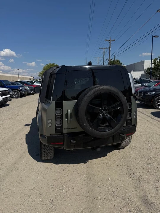 2022 Land Rover Defender L663 - Image 3 of 10