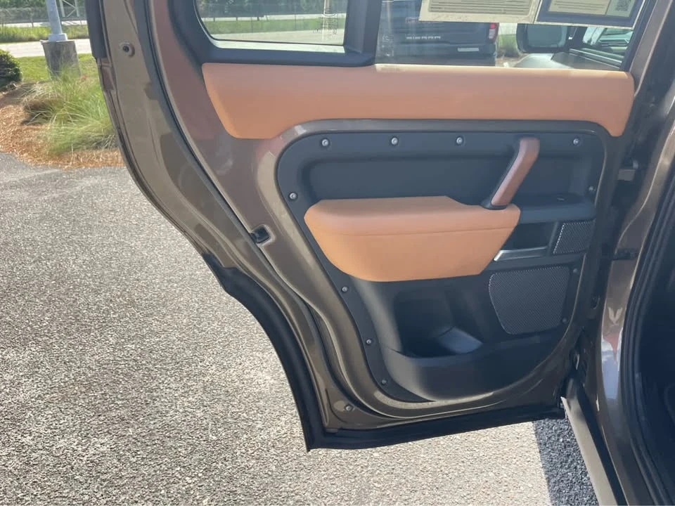 2022 Land Rover Defender L663 - Image 14 of 19