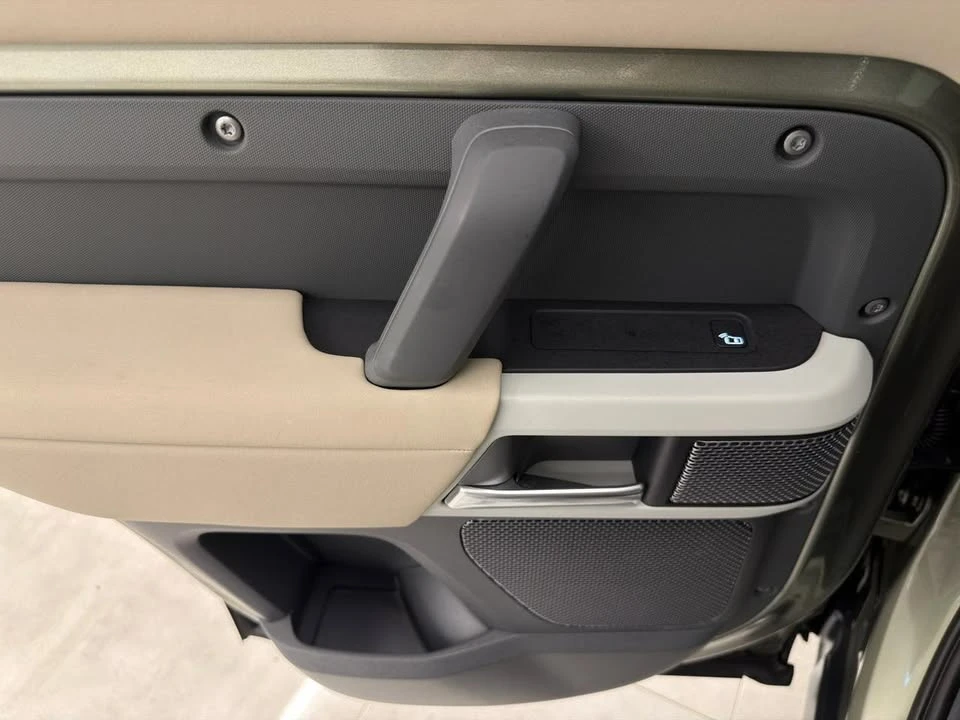 2022 Land Rover Defender L663 - Image 17 of 20