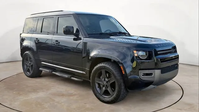 2022 Land Rover Defender X-Dynamic SE