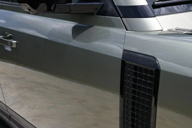 2022 Land Rover Defender L663 - Image 11 of 24