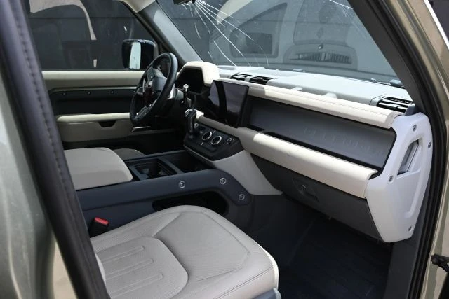 2022 Land Rover Defender L663 - Image 18 of 24