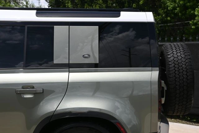 2022 Land Rover Defender L663 - Image 8 of 24