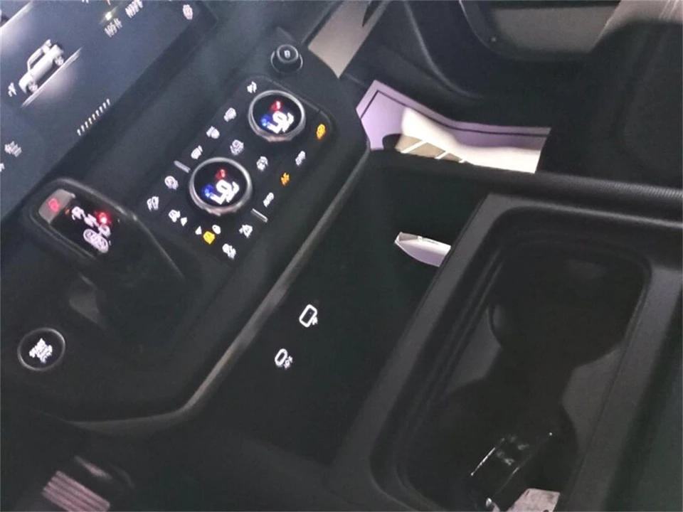 2022 Land Rover Defender L663 - Image 26 of 31