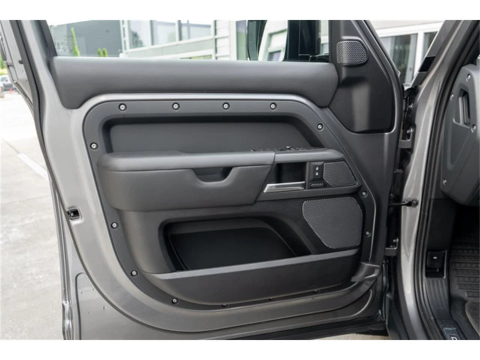 2022 Land Rover Defender L663 - Image 10 of 12