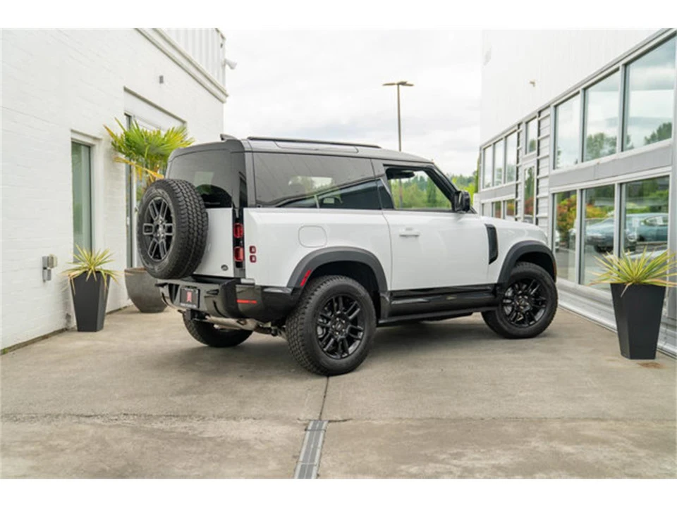 2022 Land Rover Defender L663 - Image 10 of 12