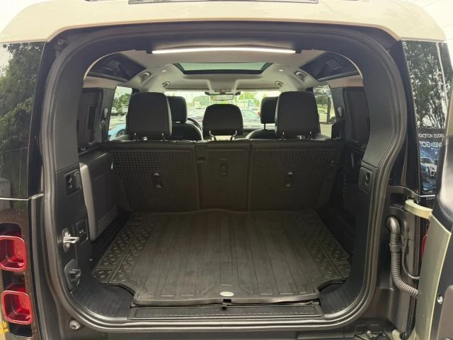 2022 Land Rover Defender L663 - Image 15 of 31