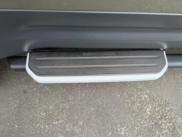 2022 Land Rover Defender L663 - Image 28 of 31
