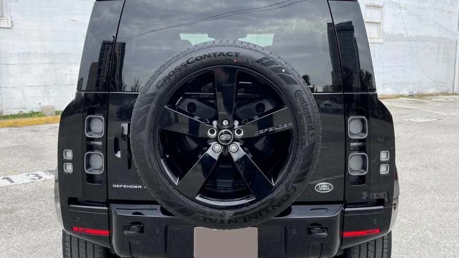 2022 Land Rover Defender V8 - Image 17 of 22