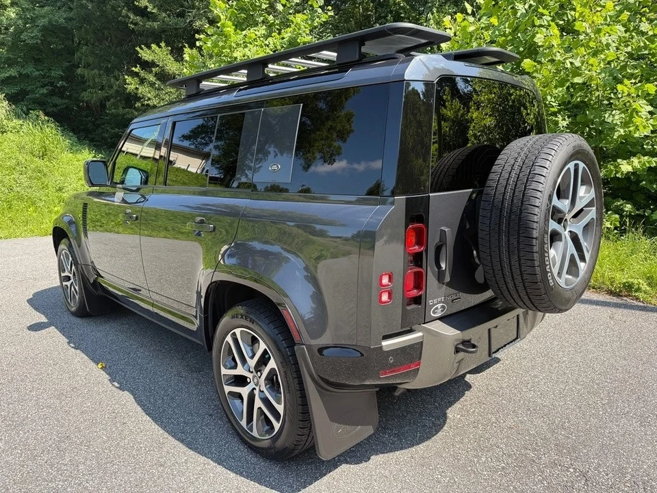 2022 Land Rover Defender L663 - Image 8 of 21