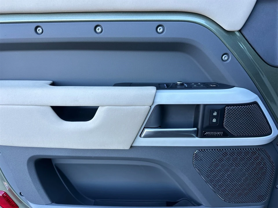 2022 Land Rover Defender L663 - Image 11 of 12