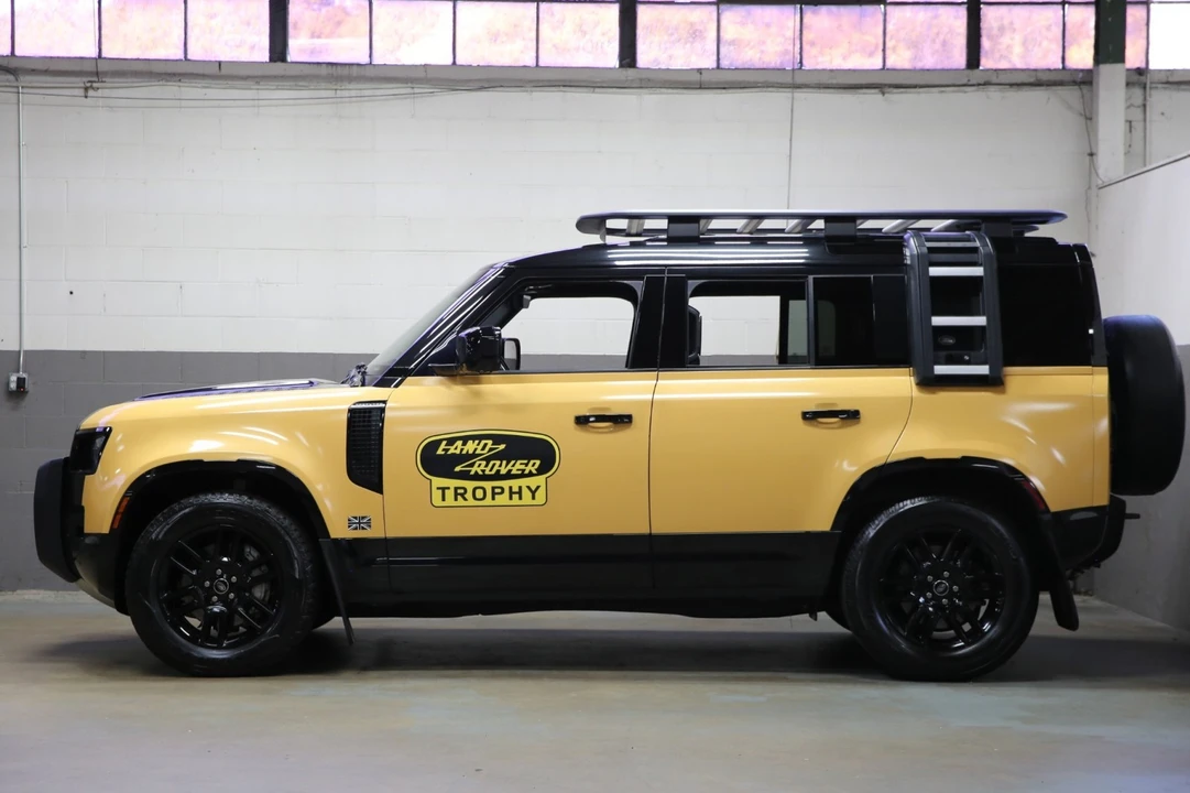 2022 Land Rover Defender L663 - Image 2 of 31
