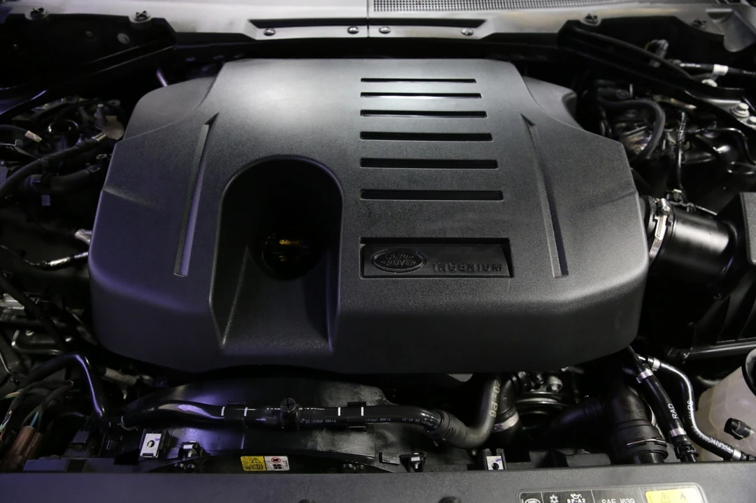 2022 Land Rover Defender L663 - Image 7 of 31