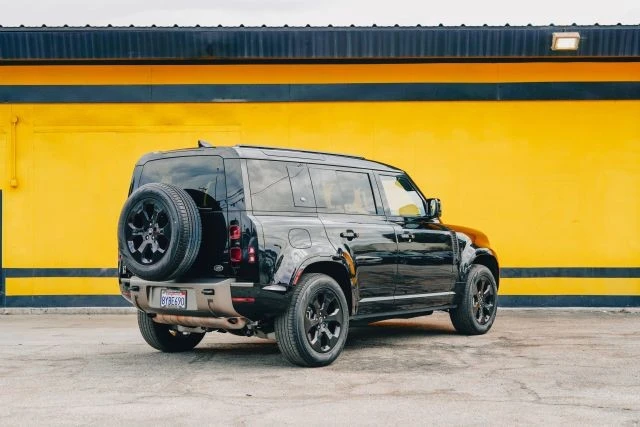 2022 Land Rover Defender L663 - Image 6 of 31