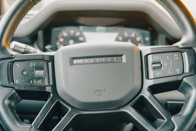 2022 Land Rover Defender L663 - Image 9 of 31