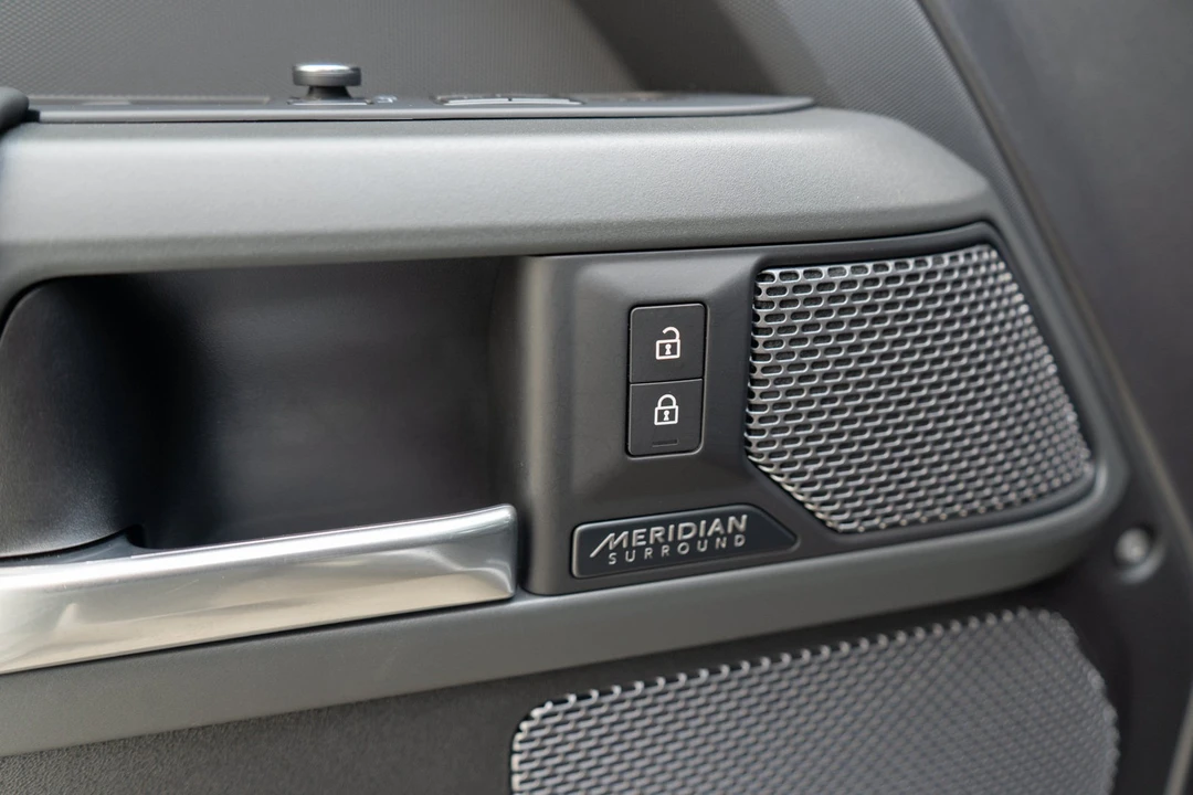 2022 Land Rover Defender L663 - Image 11 of 31