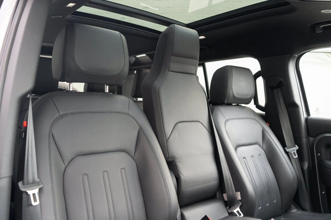 2022 Land Rover Defender L663 - Image 29 of 31