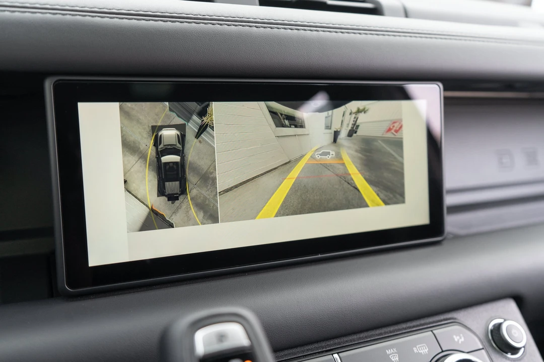 2022 Land Rover Defender L663 - Image 17 of 31