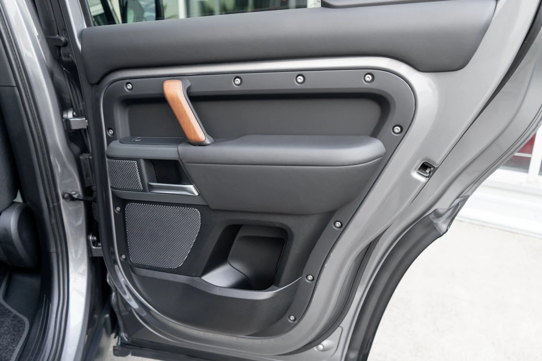 2022 Land Rover Defender L663 - Image 25 of 31