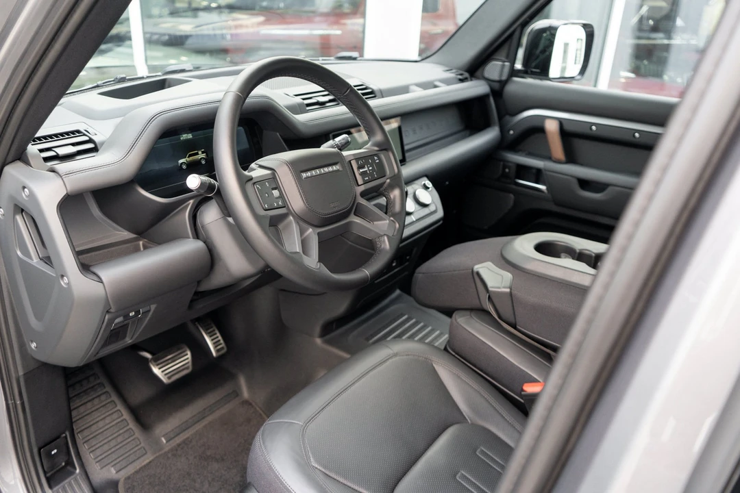 2022 Land Rover Defender L663 - Image 7 of 31
