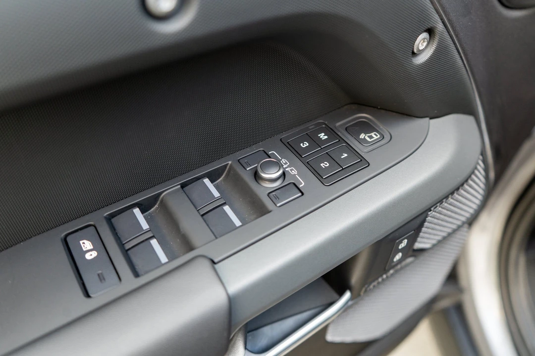 2022 Land Rover Defender L663 - Image 10 of 31