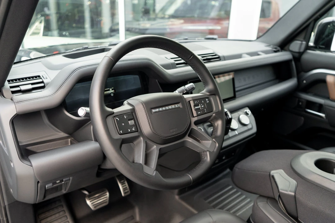2022 Land Rover Defender L663 - Image 12 of 31