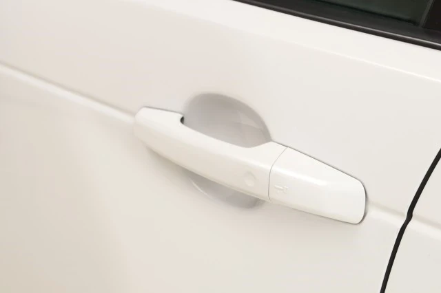 2022 Land Rover Discovery 5th Gen - Image 18 of 21