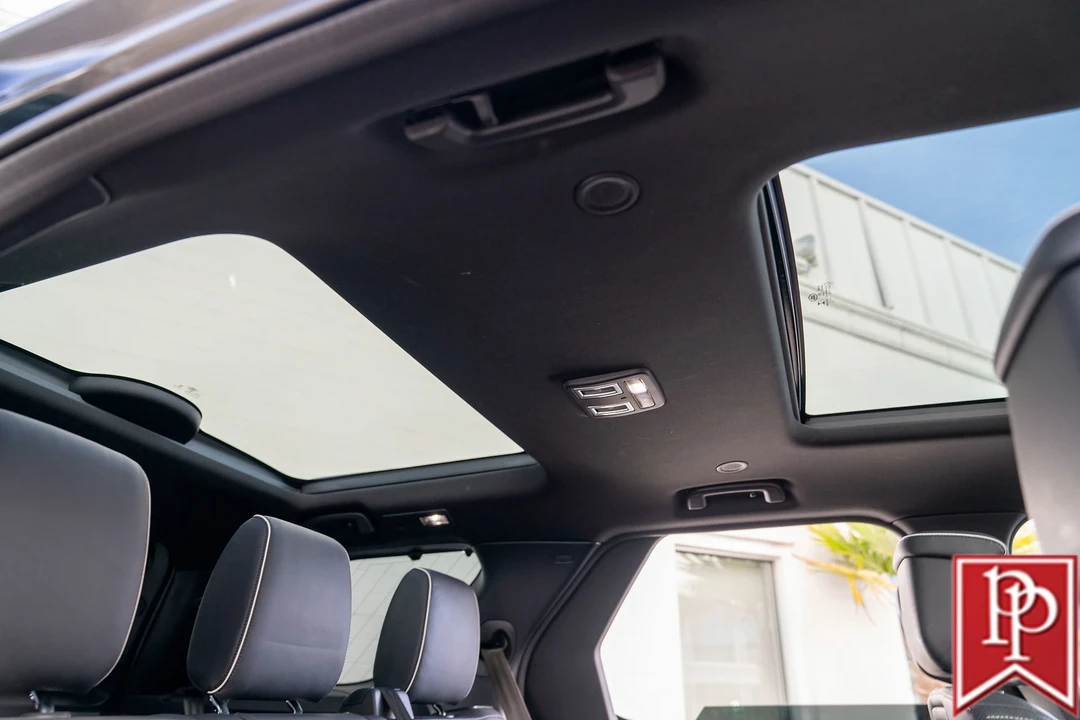 2022 Land Rover Discovery 5th Gen - Image 12 of 21