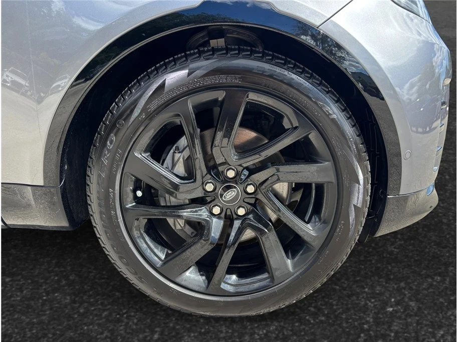 2022 Land Rover Discovery 5th Gen - Image 13 of 21
