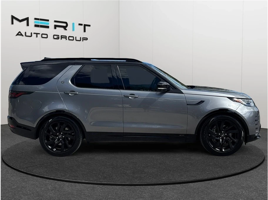 2022 Land Rover Discovery 5th Gen - Image 10 of 21