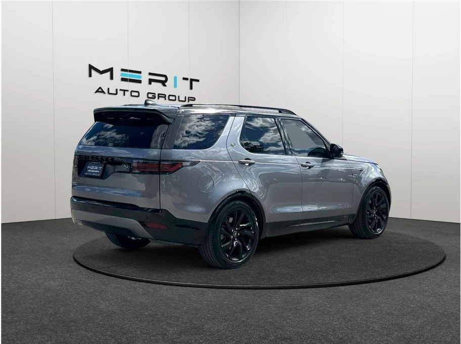 2022 Land Rover Discovery 5th Gen - Image 9 of 21