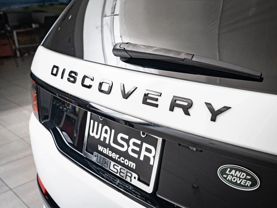 2022 Land Rover Discovery 5th Gen - Image 9 of 21