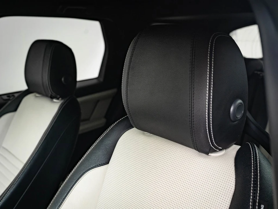 2022 Land Rover Discovery 5th Gen - Image 18 of 21