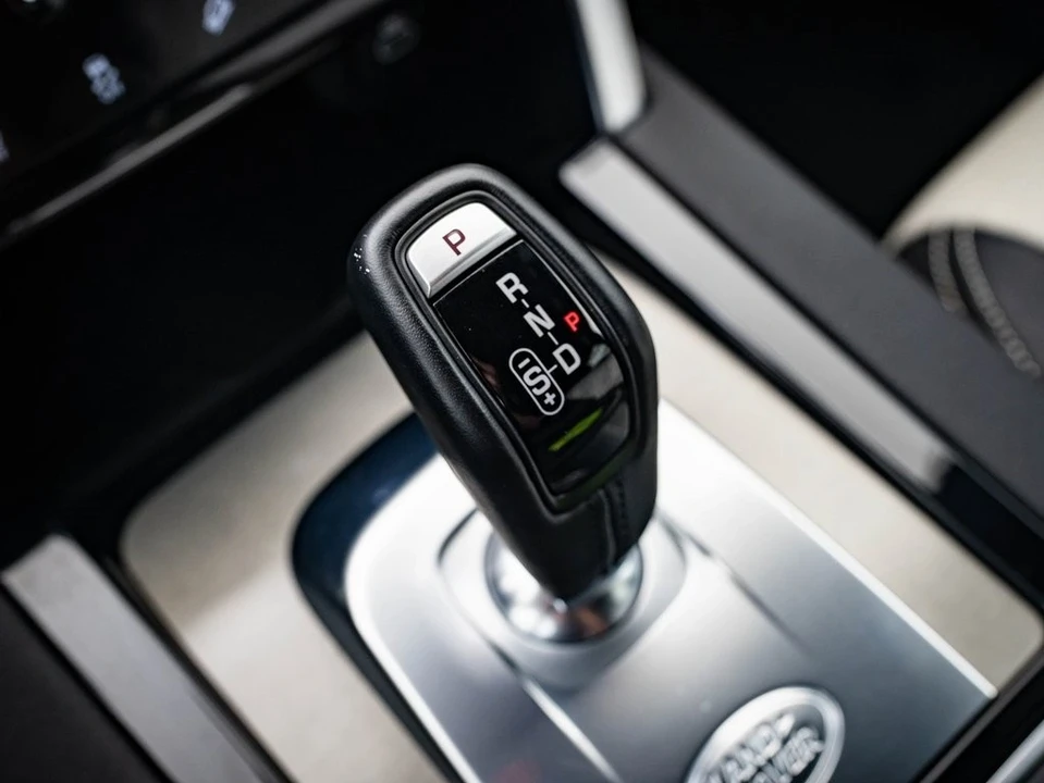 2022 Land Rover Discovery 5th Gen - Image 20 of 21