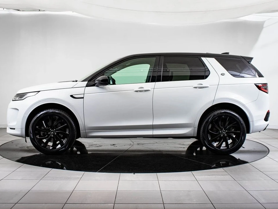 2022 Land Rover Discovery 5th Gen - Image 5 of 21