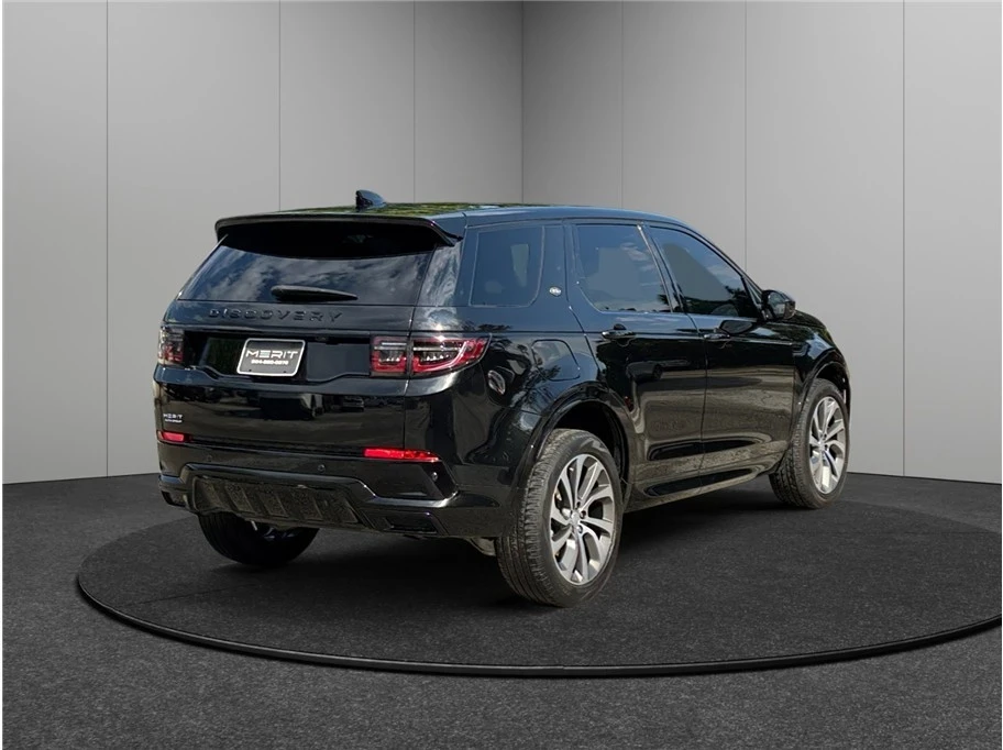 2022 Land Rover Discovery 5th Gen - Image 8 of 21