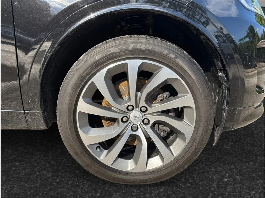 2022 Land Rover Discovery 5th Gen - Image 12 of 21