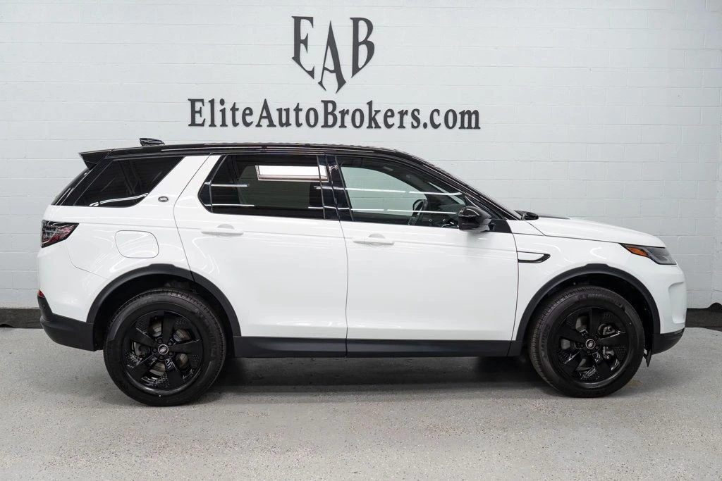 2022 Land Rover Discovery 5th Gen - Image 5 of 12