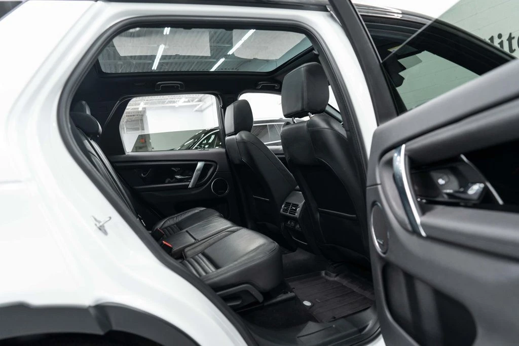 2022 Land Rover Discovery 5th Gen - Image 12 of 12