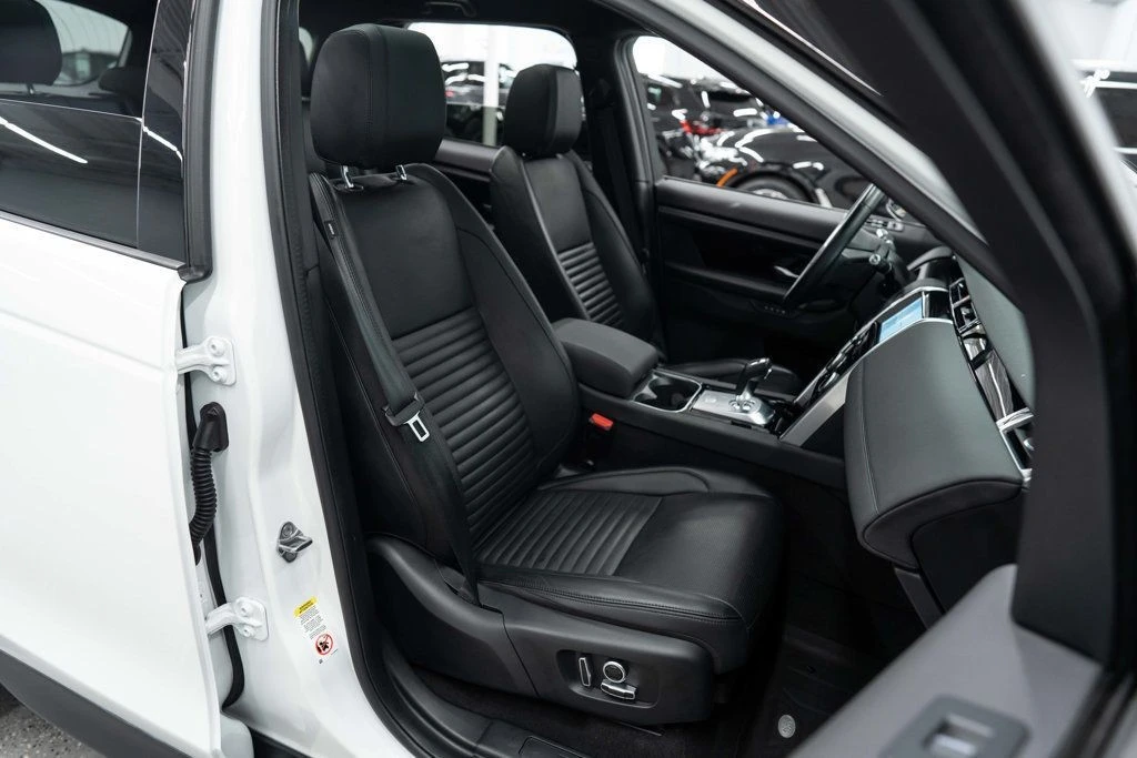 2022 Land Rover Discovery 5th Gen - Image 11 of 12