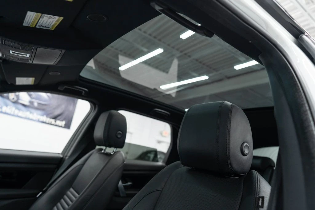 2022 Land Rover Discovery 5th Gen - Image 8 of 12