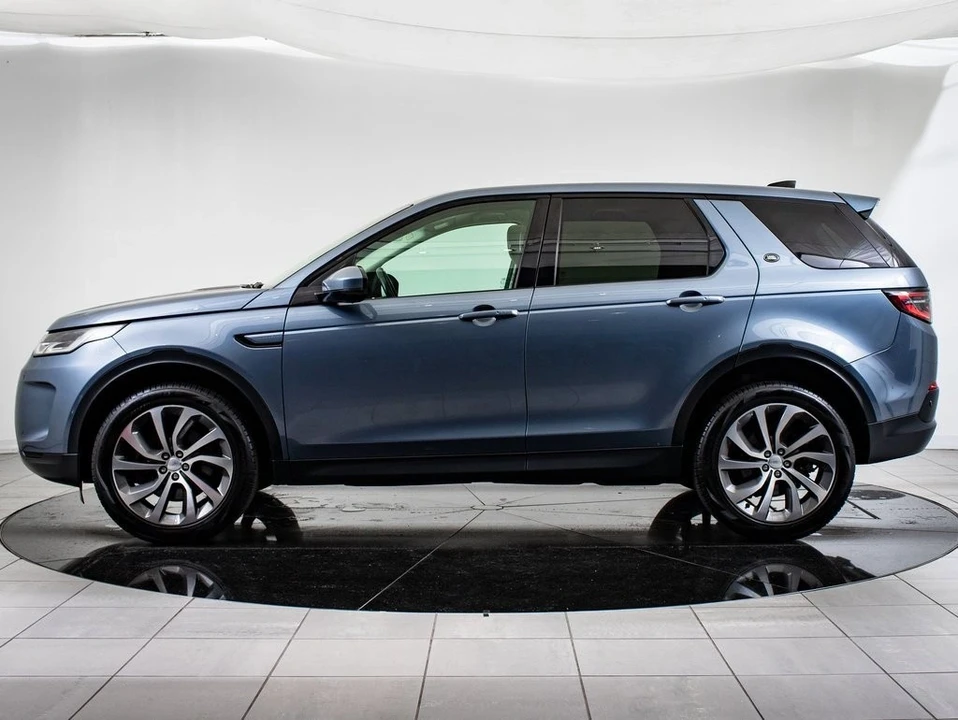 2022 Land Rover Discovery 5th Gen - Image 5 of 21