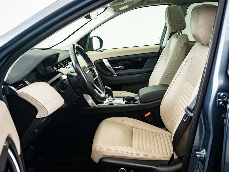 2022 Land Rover Discovery 5th Gen - Image 18 of 21