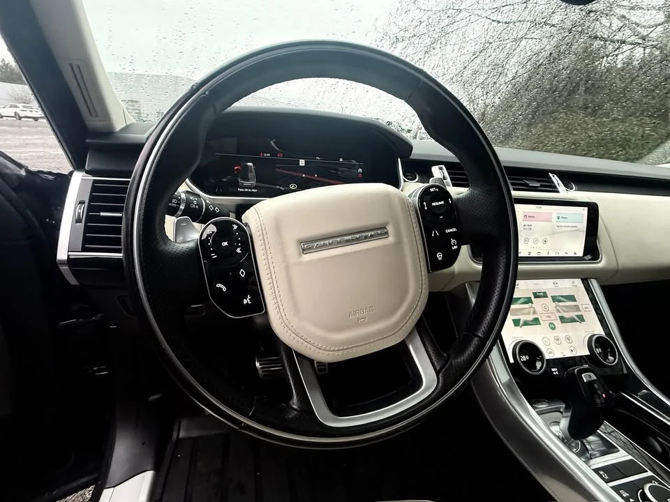 2022 Land Rover Range Rover L460 - Image 11 of 16