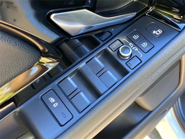 2022 Land Rover Range Rover Evoque 2nd Gen - Image 13 of 20
