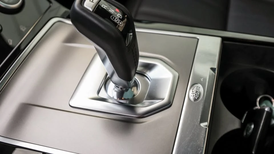 2022 Land Rover Range Rover Evoque 2nd Gen - Image 13 of 16