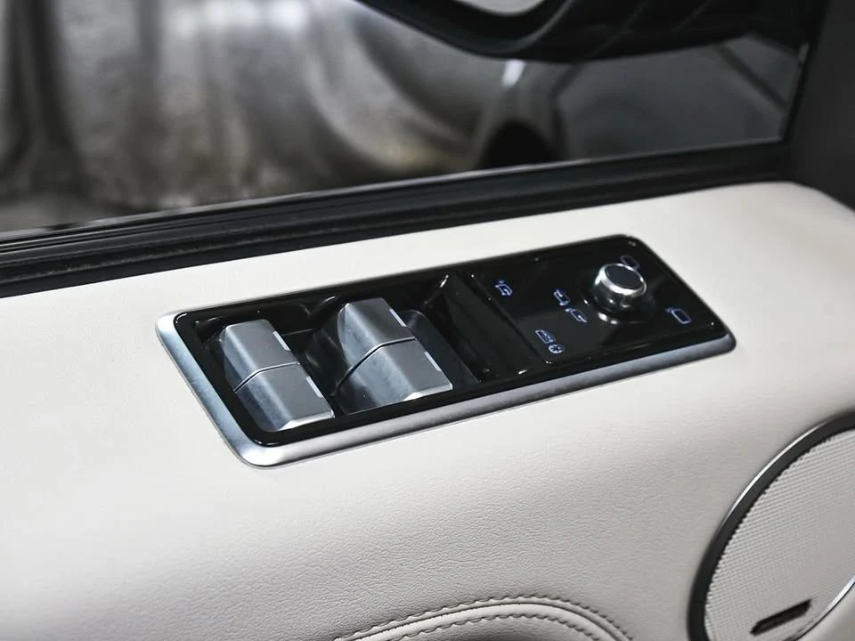 2022 Land Rover Range Rover L460 - Image 10 of 20