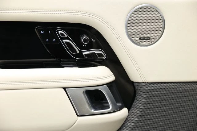 2022 Land Rover Range Rover L460 - Image 10 of 12